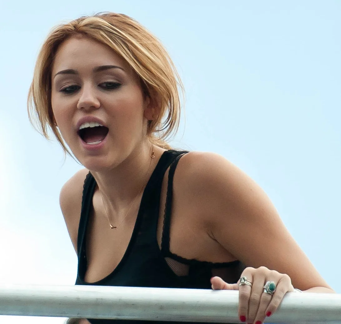 Miley Cyrus at the MuchMusic Video Awards Soundcheck 2010 — one of her final appearances in the Hannah Montana-era aesthetic before her major transformation