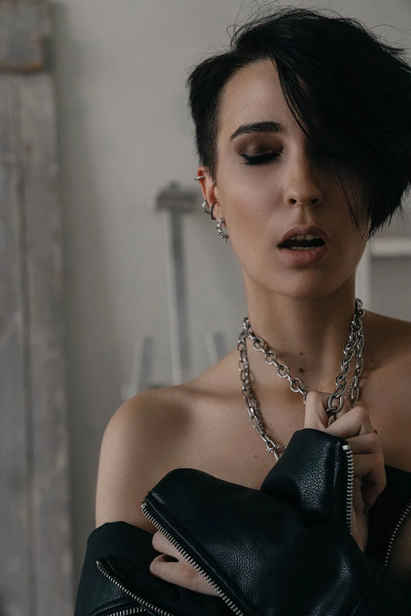 Short haircut ideas for women — elegant and occasion-ready