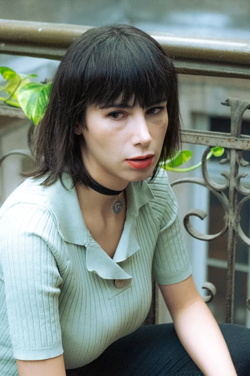 Short hairstyle for round face — flattering and balanced styles