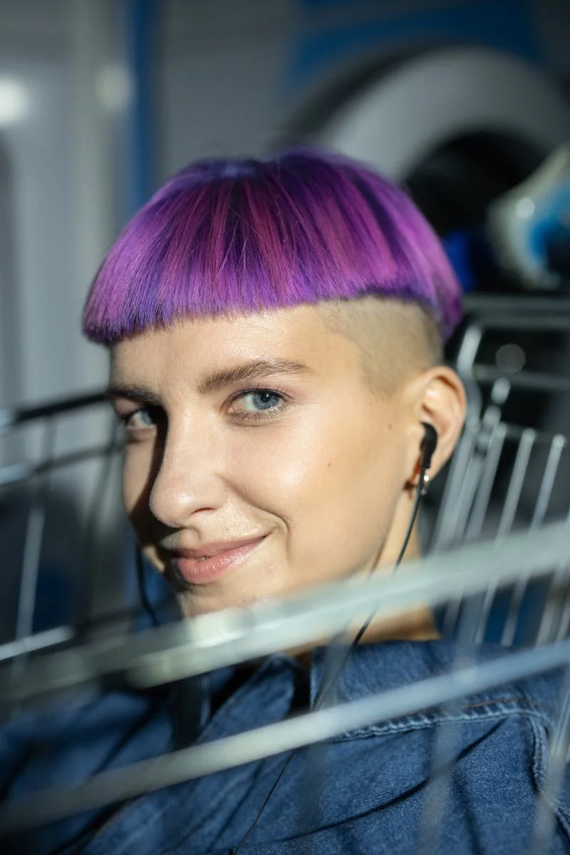 Short hairstyle with bangs for women — framing and flattering