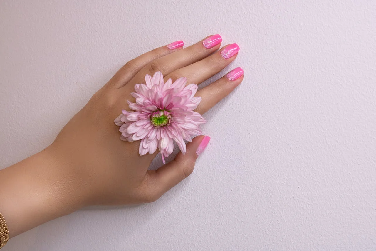 Beautiful pink summer nail ideas and designs